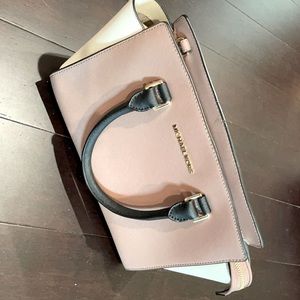 Michael Kors leather handbag/purse